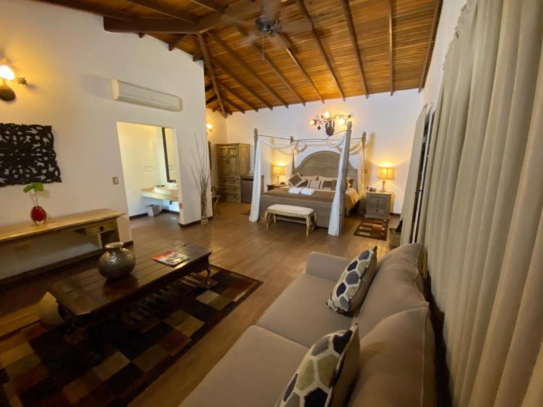 Ara Meru Lodge Canaima Exterior photo