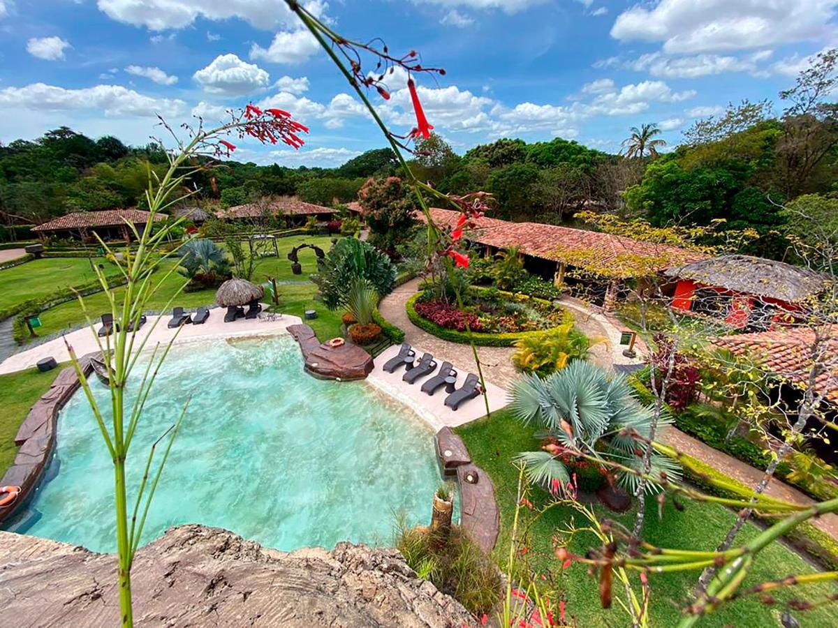 Ara Meru Lodge Canaima Exterior photo